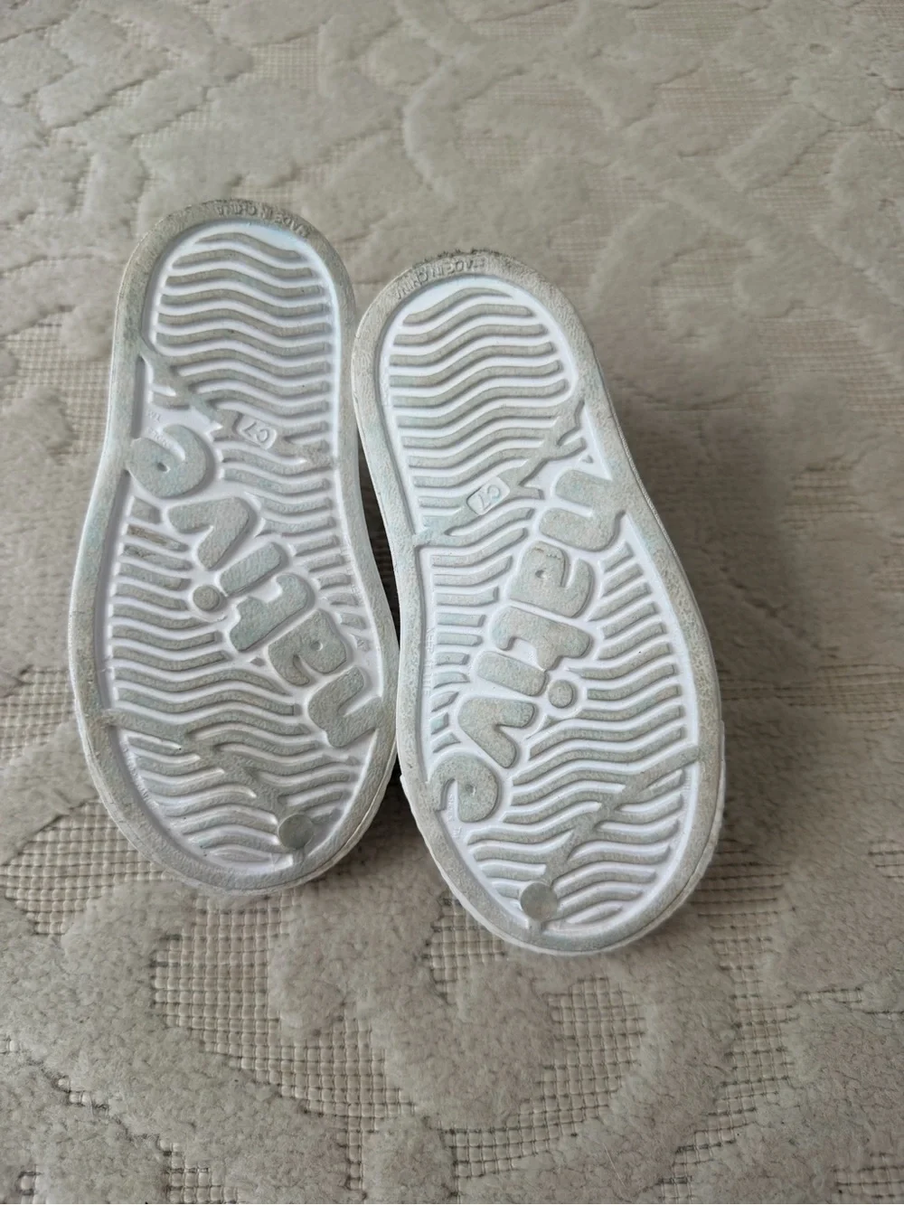 Native Kids Slip-On Water Shoes in White size 7 C7